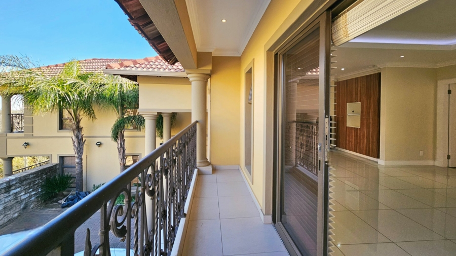 5 Bedroom Property for Sale in Kiepersol Free State